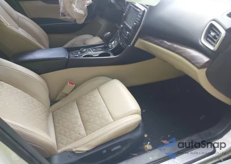 2017 Nissan Maxima 3.5 Platinum z USA, uszkodzony, nr VIN 1N4AA6AP3HC434557